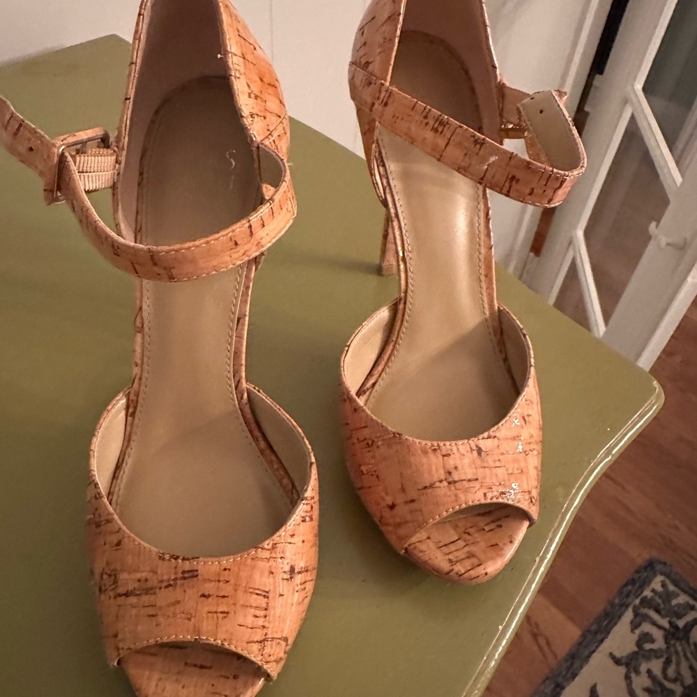 Saks Fifth Avenue glossy Cork Peep-Toe Heels